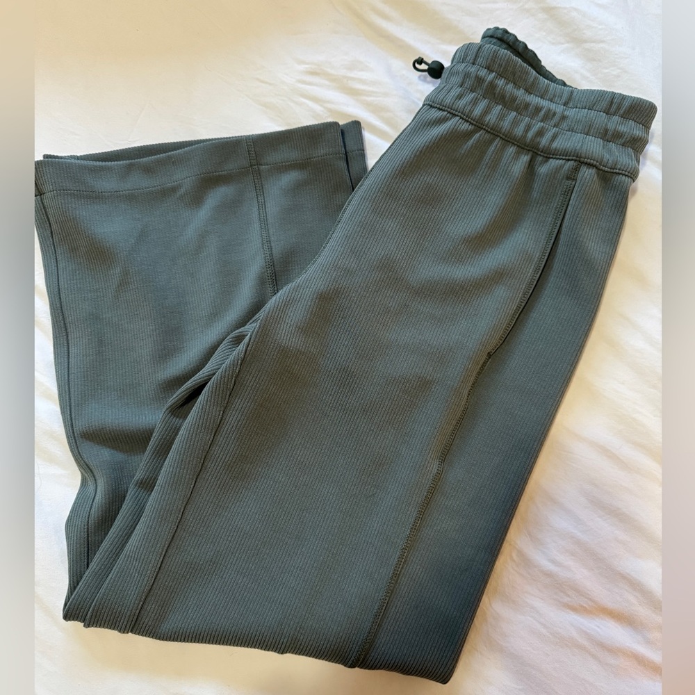 Lululemon ribbed pants